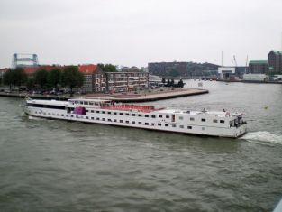 Esmeralda - Hotelboot